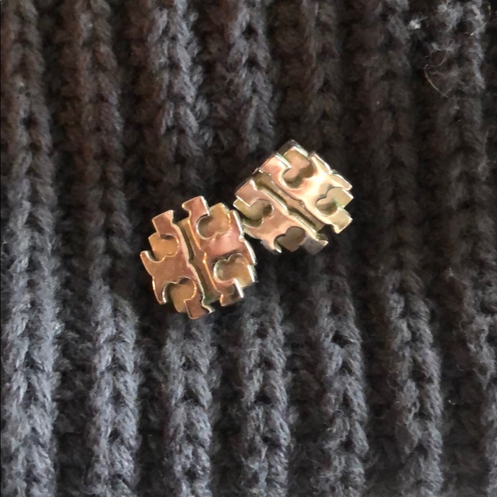Tory Burch logo T earrings